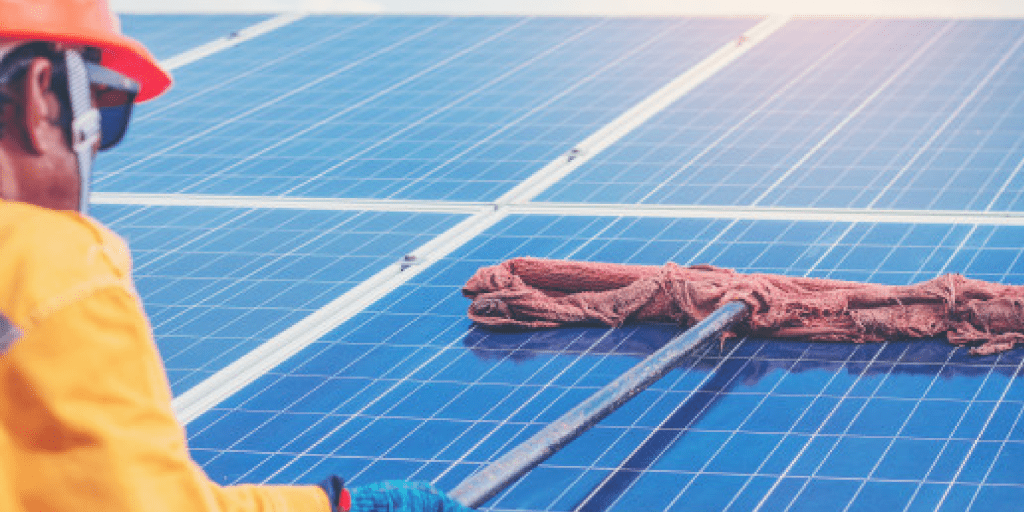 Limpieza de paneles solares